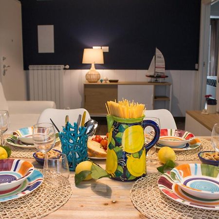 Nilu In Citta - Nuovo Appartamento Con Vista Mare Monopoli Buitenkant foto