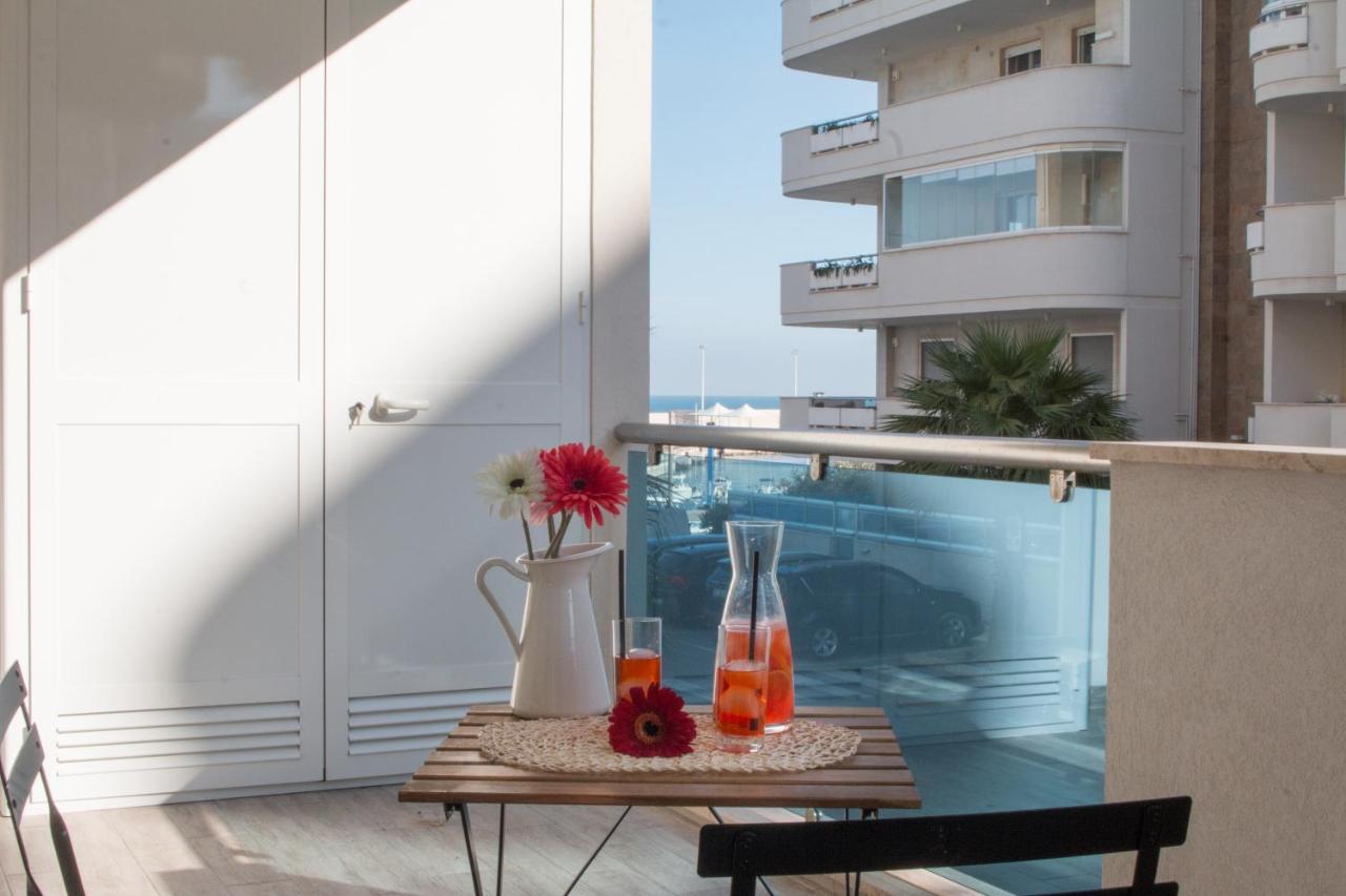 Nilu In Citta - Nuovo Appartamento Con Vista Mare Monopoli Buitenkant foto